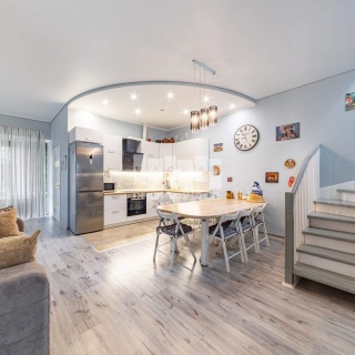 Объявление Дом, 170м2, 2 эт, 10 сот.